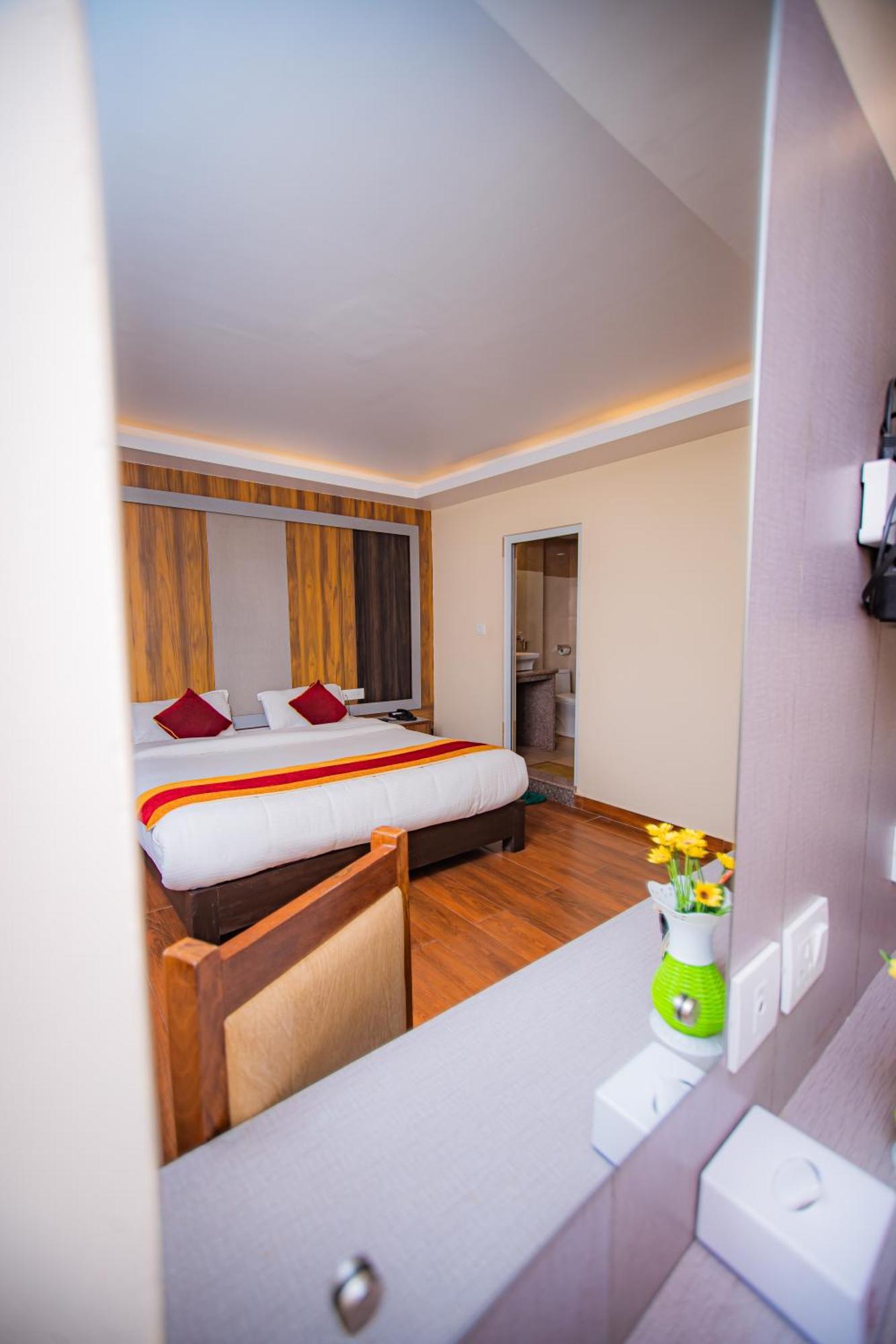 Hotel Murano Pokhara Exterior photo