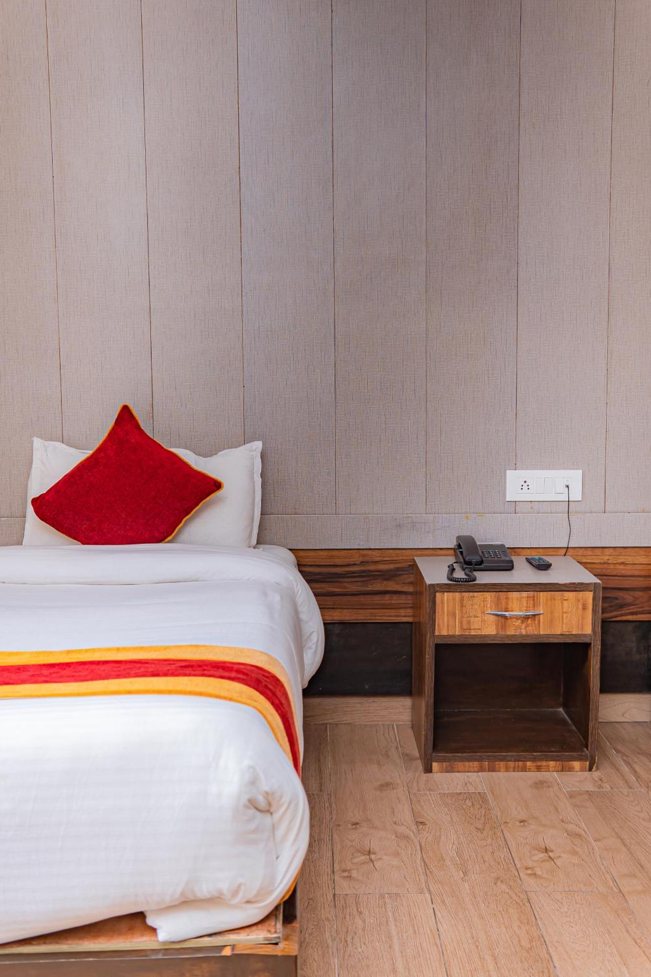 Hotel Murano Pokhara Exterior photo
